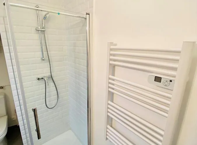 Enghien-Les-Bains: Studio Au Coeur Du Centre Ville.