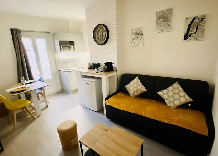 Enghien-Les-Bains: Studio Au Coeur Du Centre Ville.